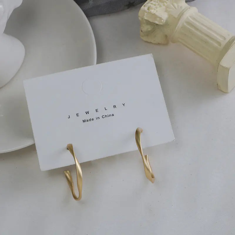 Elegant Minimalist Hoops
