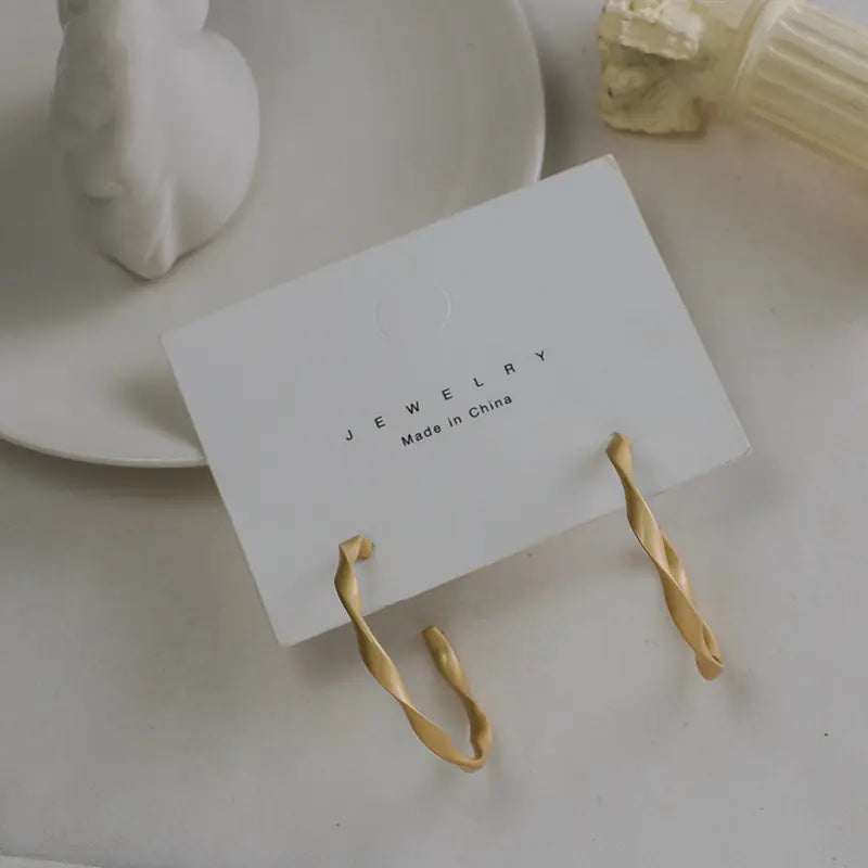 Elegant Minimalist Hoops