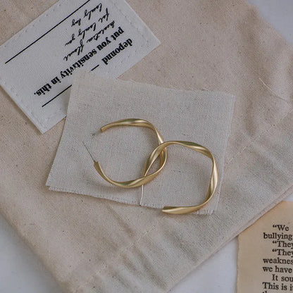 Elegant Minimalist Hoops