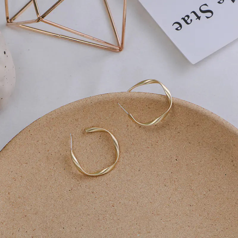 Elegant Minimalist Hoops